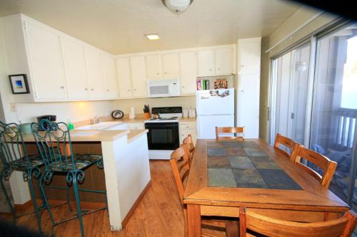 Mammoth Lakes House | Sierra Park Villas #16