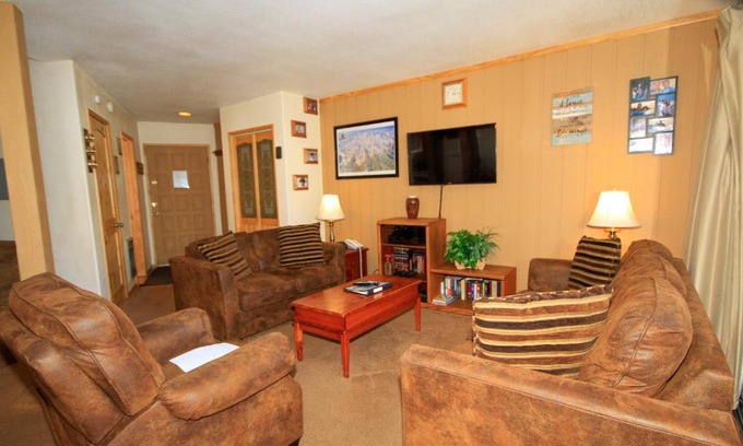Mammoth Lakes House | Sierra Park Villas #29