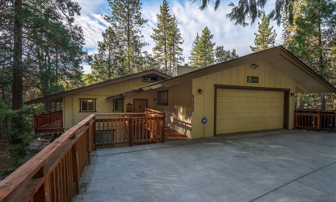 Yosemite Forks House | Sierra Springs