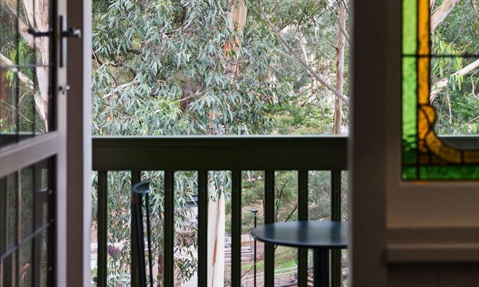 Chatswood Hotel | Silkari The Charrington At Chatswood