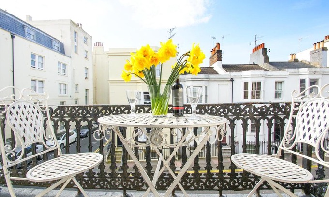 Brighton City Centre Apartment | Sillwood Balcony Apartment - Central - by Brighton Holiday Lets