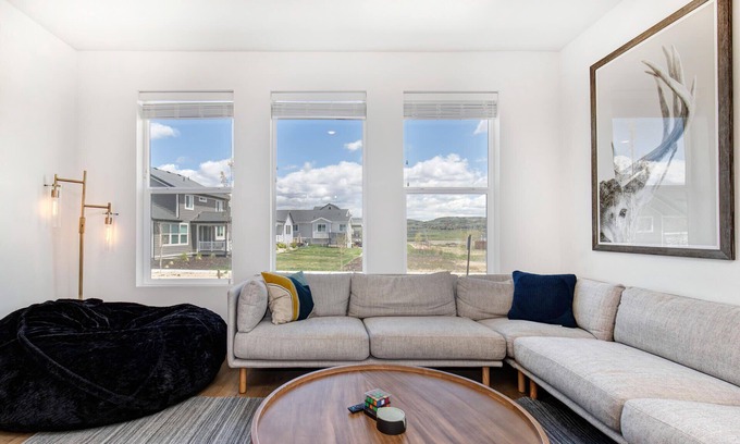 Park City House | Silver Creek 6885 Two King beds-Panoramic Mountain Views-Garage Parking