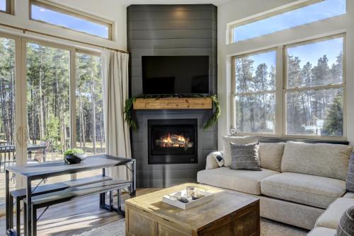 Sunset Ridge House | Silver Lining Circle home