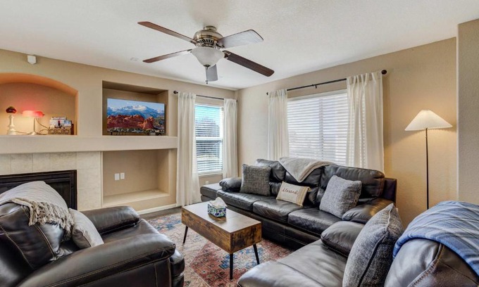 Colorado Springs House | Silver Lining Trails & Peaks BBQ Dog-friendly