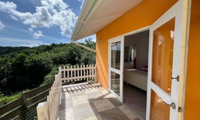 Colonarie Apartment | Silver Palm at Waves Villa Guesthouse