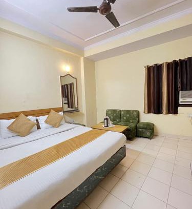 Paharganj Apartment | silvershine family hotel- new delhi