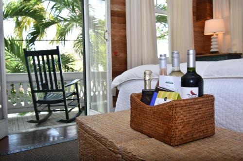 Historic Seaport Hotel | Simonton Court Historic Inn & Cottages