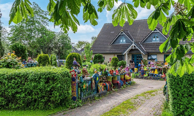 Fahretoft Apartment | Simple but cosy holiday apartment in a quiet location in Fahretoft.
