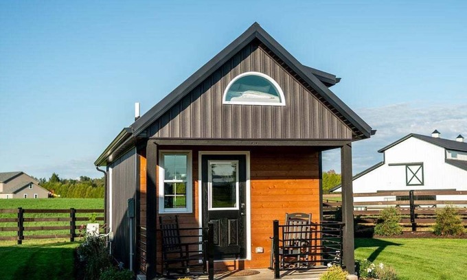 Shipshewana House | Simple Serenity Loft - Tiny Home #6