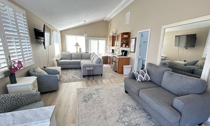 Harvey Cedars House | Single family house steps to beach