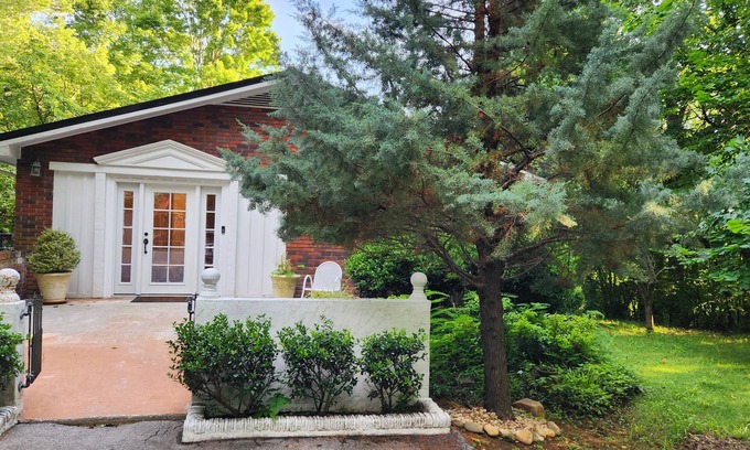 Walland House | Single level Smoky Mountain Getaway! Kid AND Grandparent friendly.