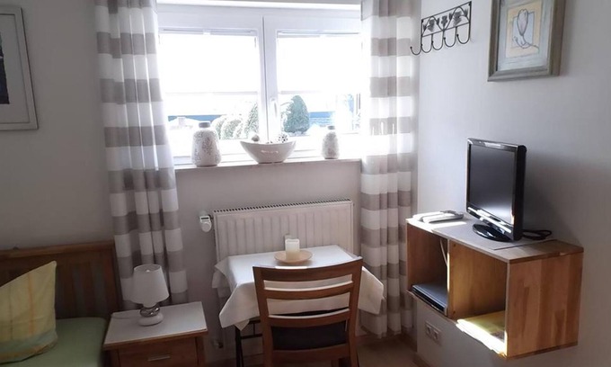 Anschau Apartment | Single room (in the basement) with shared bathroom / toilet - Ferienwohnung Familie Schmitz