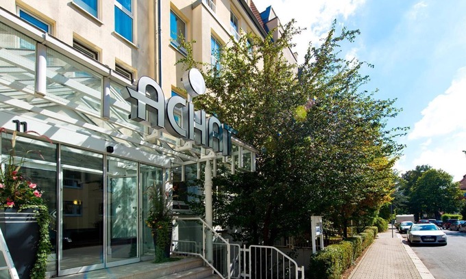 Laubegast Hotel | Single room, shower or bath, WC, - ACHAT Premium Dresden