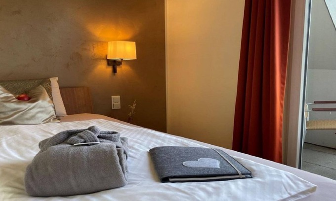 Meerfeld House | Single Room "Sternengucker" shower/WC/balcony - NaturPurHotel Maarblick