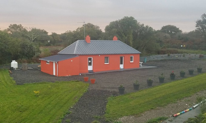 Lanveoc House | single-storey detached house