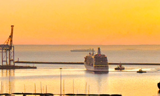 Humewood House | Sir Roys at the sea