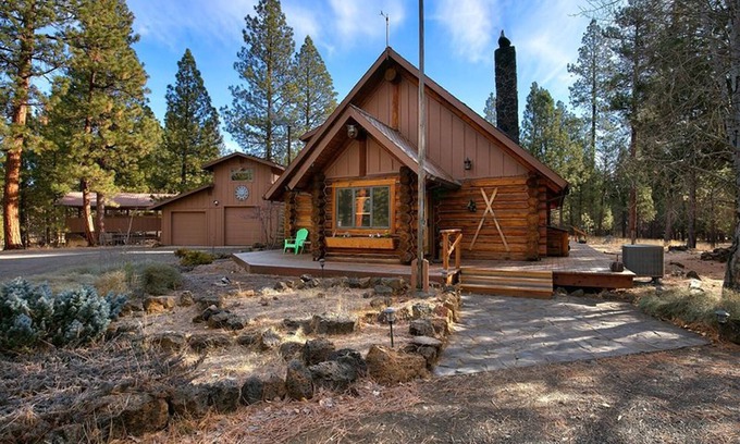 Sisters Cabin | Sisters Dream Inn amazing dog friendly cabin located in a quiet area of Sisters