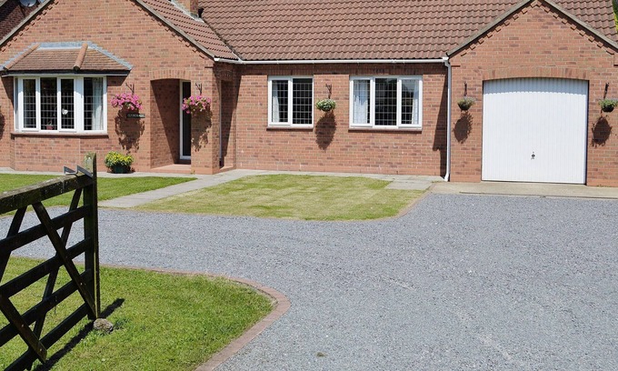 North Somercotes Cottage | Situated in a peaceful village, this is a fantastic base for exploring the attractions of both Cleet