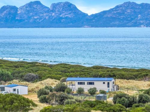 Dolphin Sands House | Six-Ten Shores