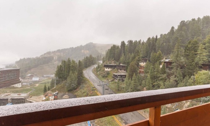 Plagne Centre Apartment | Ski-in/ski-out & foot of the slopes, 8th floor, view mountain, balcony, tv, ski locker, 16m²