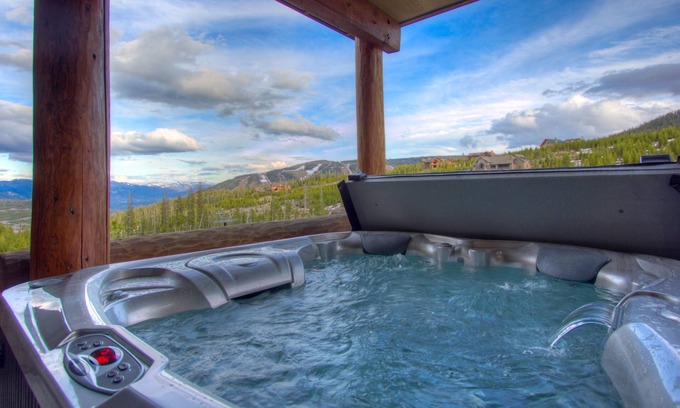 Saddle Ridge House | Ski-in/ski-out w/private hot tub in Moonlight basin - Saddle Ridge - Slopeside Luxury Chalet