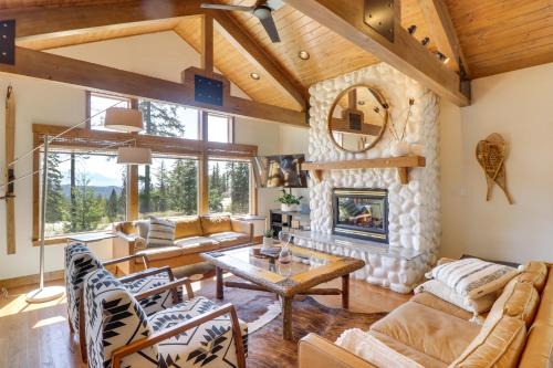 Whitefish House | Ski-InandSki-Out Whitefish Duplex with Hot Tub!