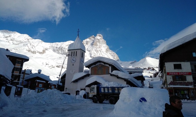 Cervinia Apartment | Skichalet Cervinia Ski-in-ski-out 3 Apt. Sanny+elena+bassi 12-18 Pers. Wifi