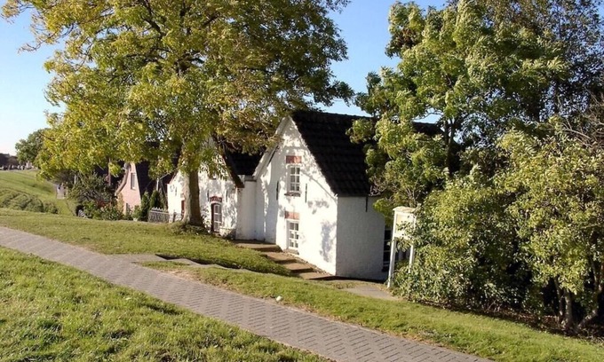 Greetsiel Boat Rental | Skipper Comfortable holiday residence