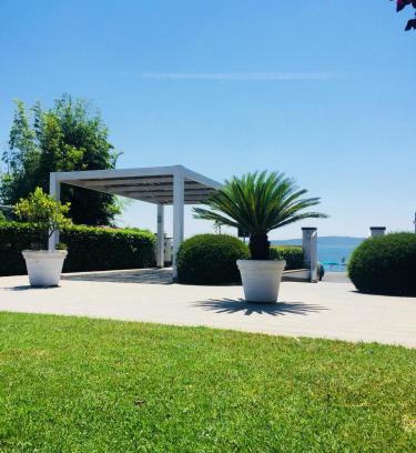 Lake Bracciano House | Skipper White Guest House