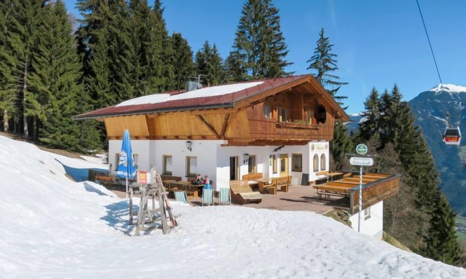 Emberg Apartment | Skistadl by Interhome