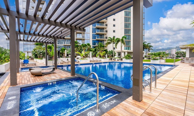 Ala Moana Condo | Sky Ala Moana 3305: 1 BR, 1 BA Condominium in Honolulu, Sleeps 2