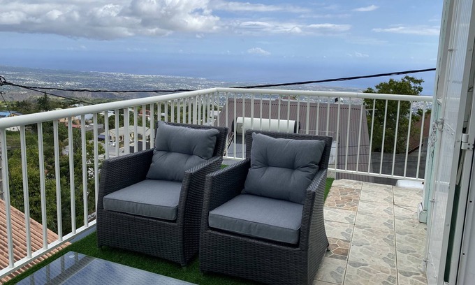 La Riviere Saint-Louis House | sky&sea house