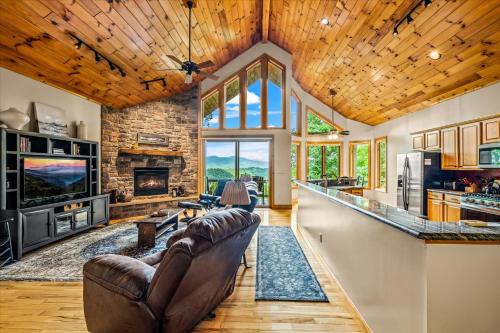 Whittier House | Sky View - Luxury Mountain Golf Home