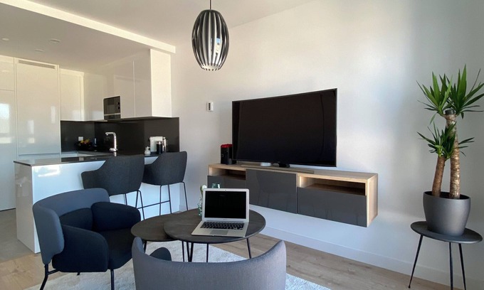 Palma-Palmilla Apartment | Sky Views Over Málaga