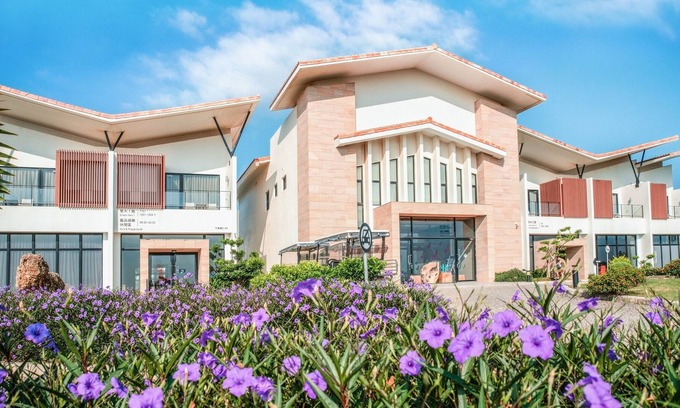 White Sand Beach Bed & Breakfast | SkyeBay Club