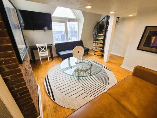 Mount Washington Apartment | Skyline at Your Door - Studio with a View