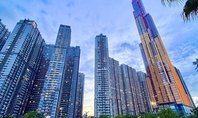 Hang Xanh Apartment | Skyway Apartments Luxury - At Vinhome Central Park, Binh Thanh