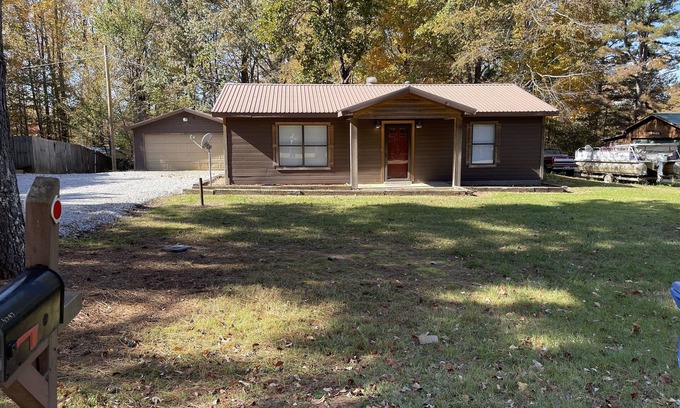 Oxford House | Slab - Cabin near boat ramp and 20 mins to Oxford