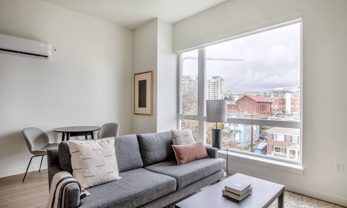Yesler Terrace Apartment | Sleek First Hill 1BR w/Gym, BBQ & Lounge, nr soccer field, by Blueground