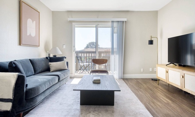 Foster City Apartment | Sleek Foster City 1BR w/Gym, Pool, W/D, near highways, by Blueground