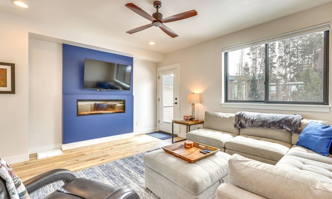 Fraser House | Sleek Fraser Townhome < 8 Mi to Winter Park!