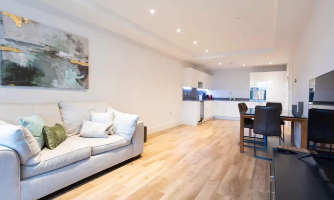 Earlsfield Apartment | Sleek & Serene 2BD flat in Earlsfield