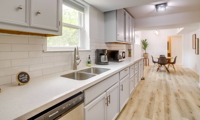 Spring Shadows House | Sleek & Spacious Houston Home w/ Patio & Yard!