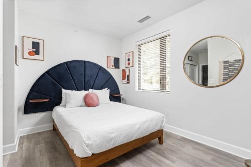 Meridian-Kessler Apartment | Sleek Studio Unit near Broad Ripple by CozySuites