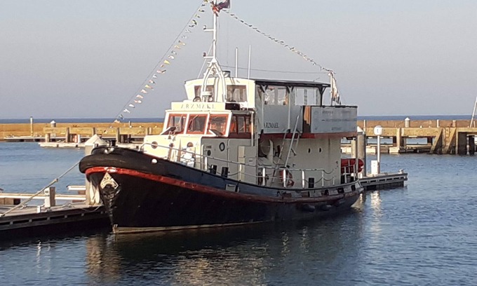 Quiberon Boat Rental | Sleep on a comfortable heritage boat
