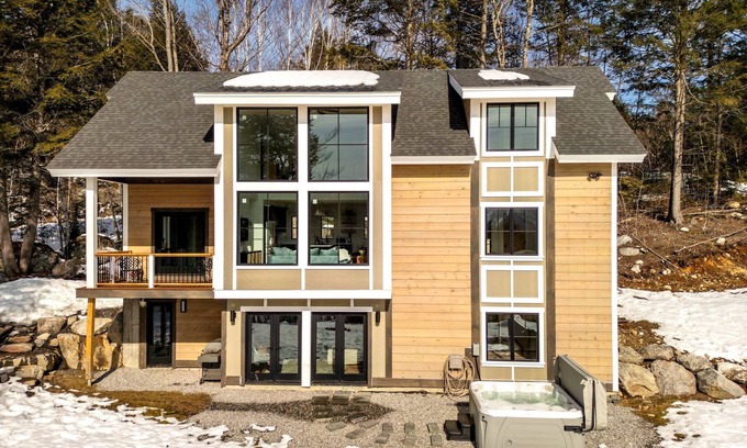Sunday River Area House | SLEEPS 16! New Estate w/Amazing Views! A/C!