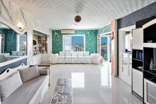 Piskopiano Apartment | Sleeps5 - Pool - BySea - Garden - Parking - PetOK