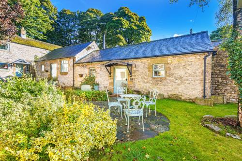Bakewell House | Slipper Lo