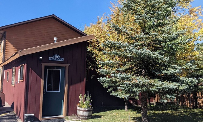 West Yellowstone Cabin | Slough Creek Cabin 130: An Authentic Montana Experience and True Cabin Feel