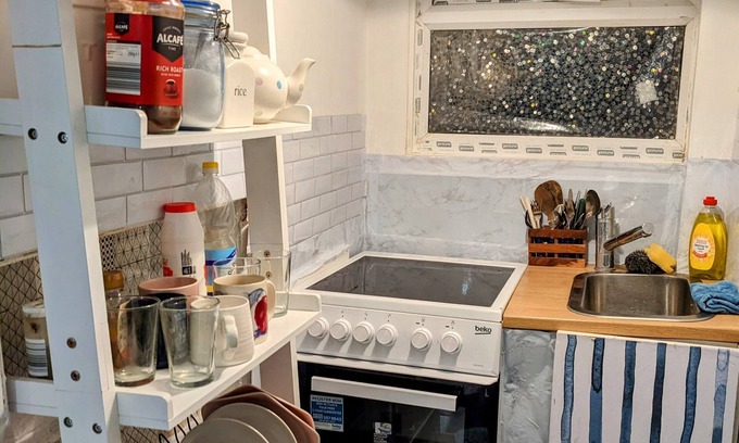 Selsdon and Ballards Apartment | Small 1-bed Apartment in London